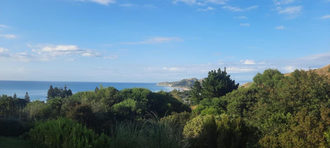 The Quarters Ocean-View Chalet Gisborne Esterno foto